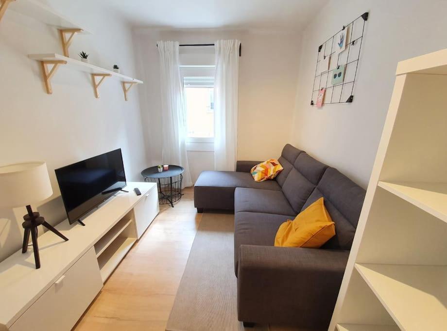 Apartamento Acogedor Piso En El Centro De Sabiñánigo Exterior foto