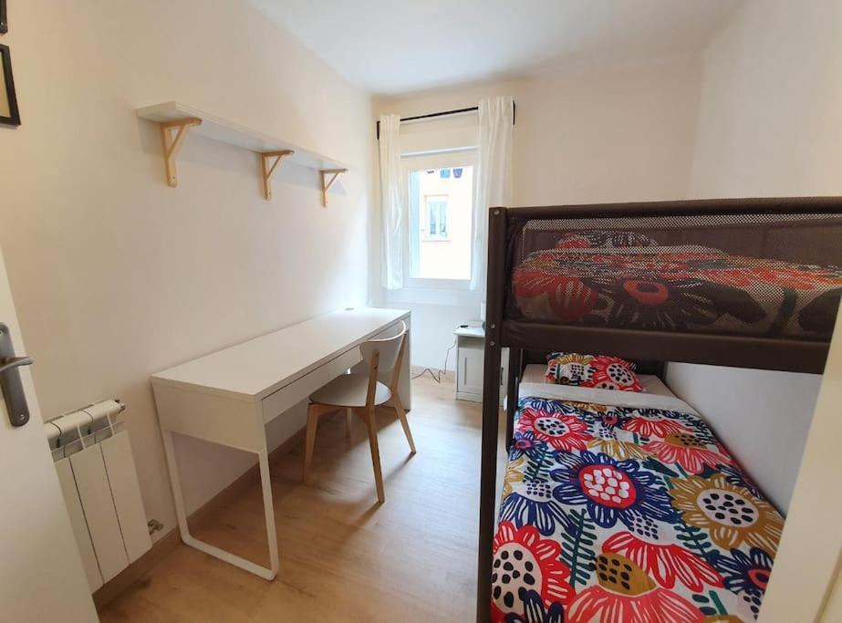 Apartamento Acogedor Piso En El Centro De Sabiñánigo Exterior foto